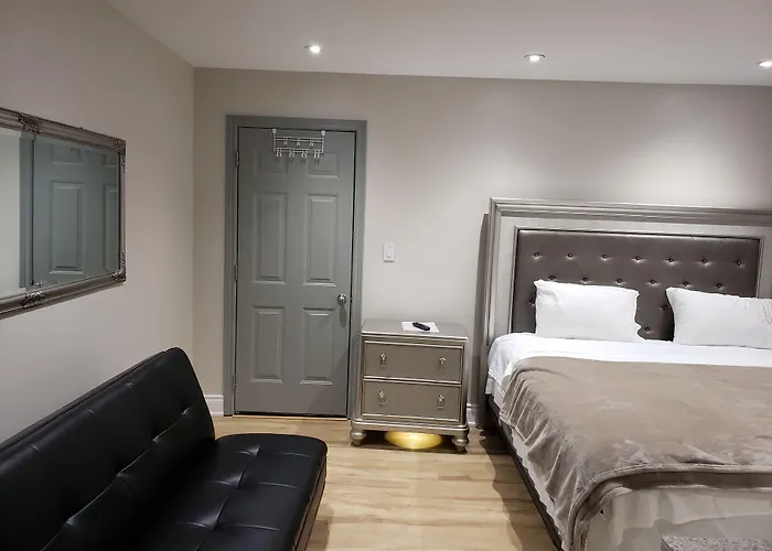 Toronto Rooms And Suites