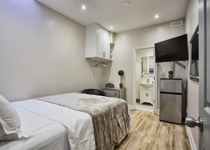 Toronto Rooms And Suites